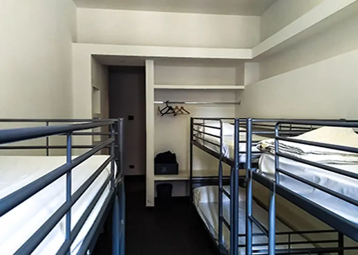 Hostal M&j Place *