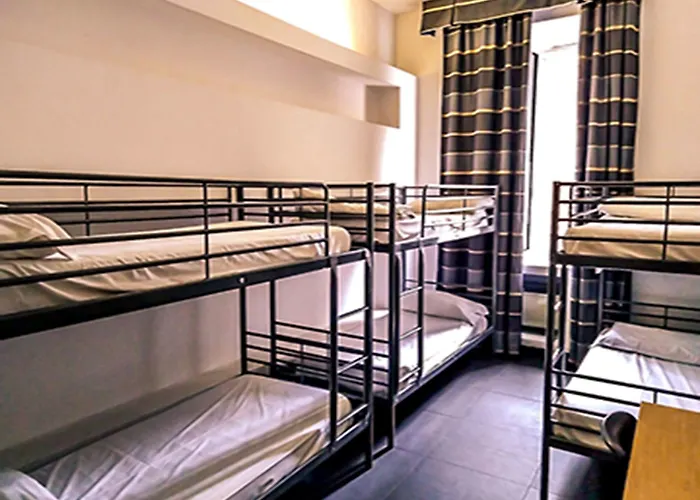 M&j Place Hostal