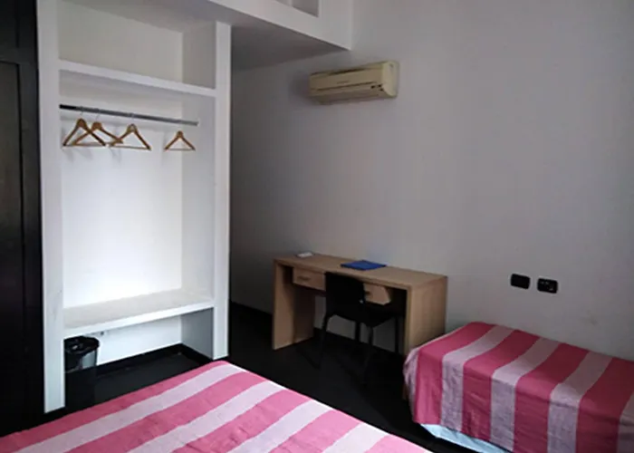 M&j Place Hostal
