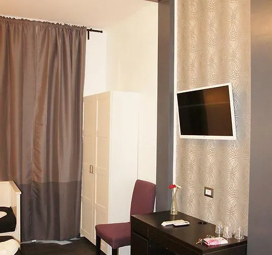 Hostal M&j Place