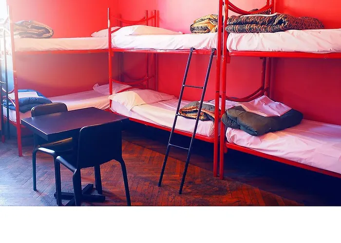M&j Place Hostal Roma