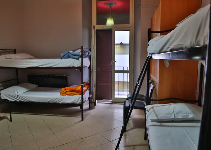 M&j Place Hostal